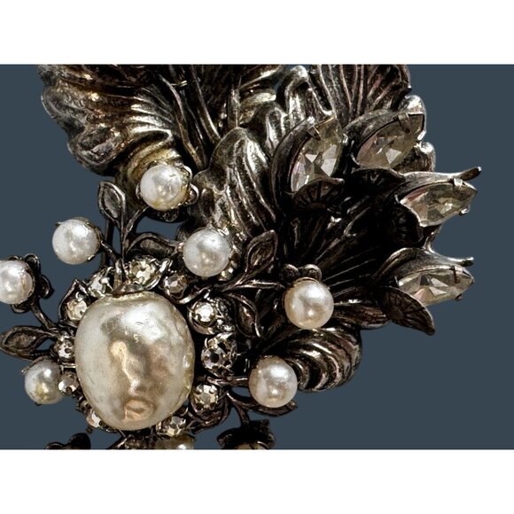 Miriam Haskell Leaf Spray Baroque Pearl Clear Rhinestone Brooch 3" x 2 1/4" - Picture 4 of 7